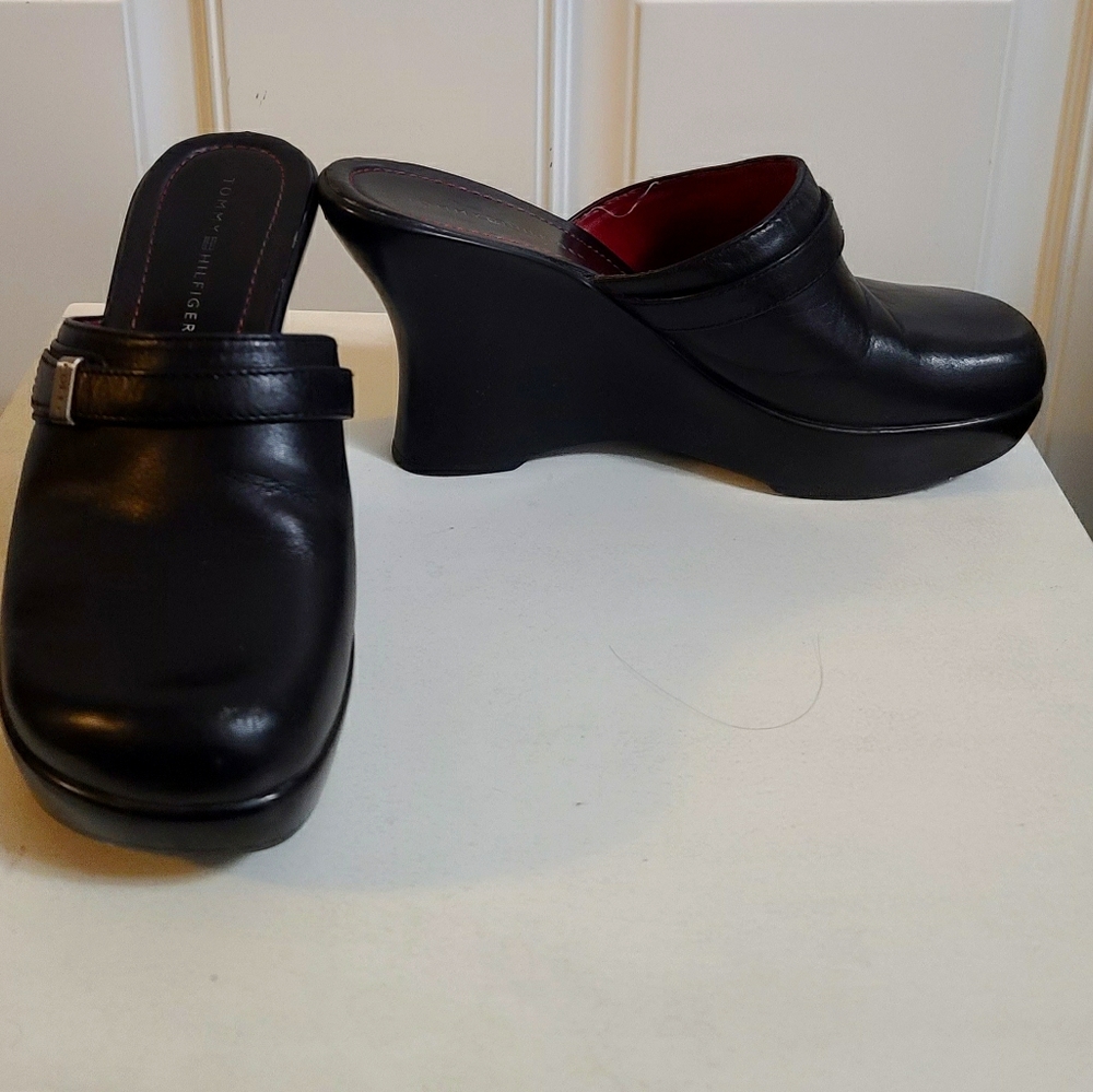 Tommy Hilfiger Clogs Size 7 1/2 M